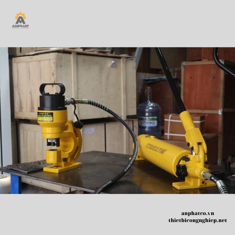 Máy đột thủy lực